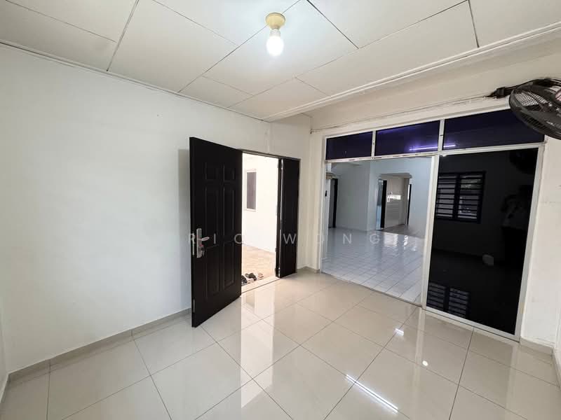 Rumah Teres 2 Tingkat untuk Disewa di Taman Megah Ria (Masai) - Eric Wong - PropertyGuru.com.my
