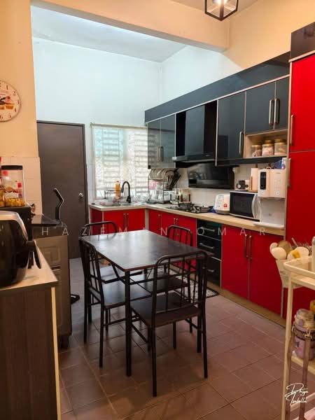 2-storey Terraced House for Sale in Bandar Putera 2 (Klang) - Hazeman Omar - Kitchen - PropertyGuru.com.my