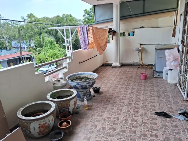 Townhouse for Sale in Rawang (Selangor) - Elvin Soh - Balcony - PropertyGuru.com.my
