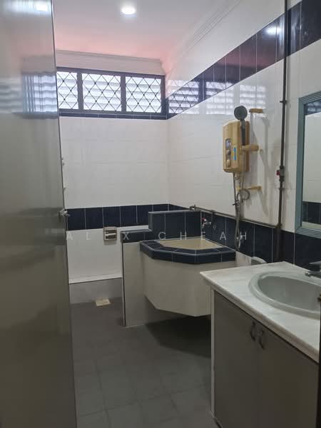 Rumah Teres 2 Tingkat untuk Dijual di Taman Sri Nibong (Bayan Lepas) - Alex Cheah - Bathroom - PropertyGuru.com.my