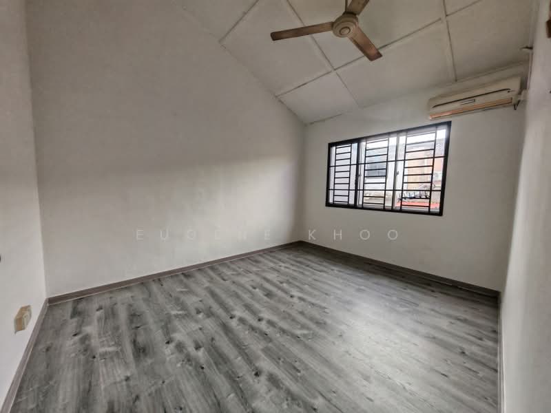 Rumah Teres 2-Tingkat untuk Dijual di Taman Desa Cemerlang (Ulu Tiram) - Eugene Khoo - PropertyGuru.com.my