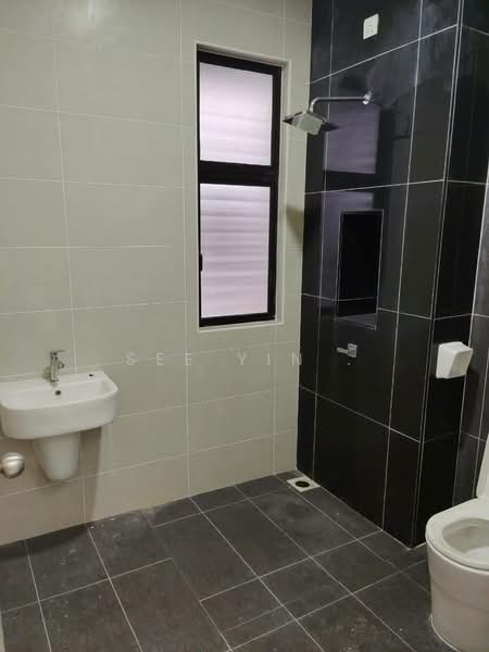 Rumah Berkembar untuk Dijual di Johor Bahru (Johor) - See Yin . - Bathroom - PropertyGuru.com.my
