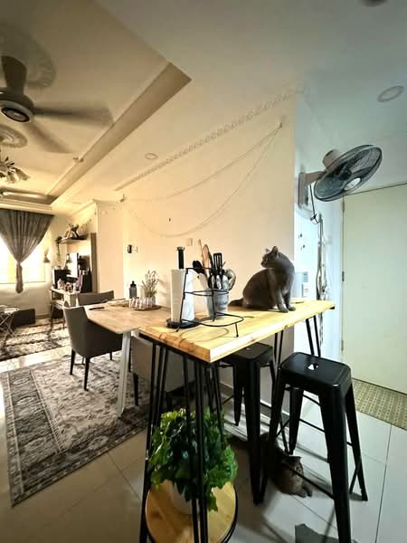 Pangsapuri untuk Disewa di Putra Suria Residence - Kew . - PropertyGuru.com.my