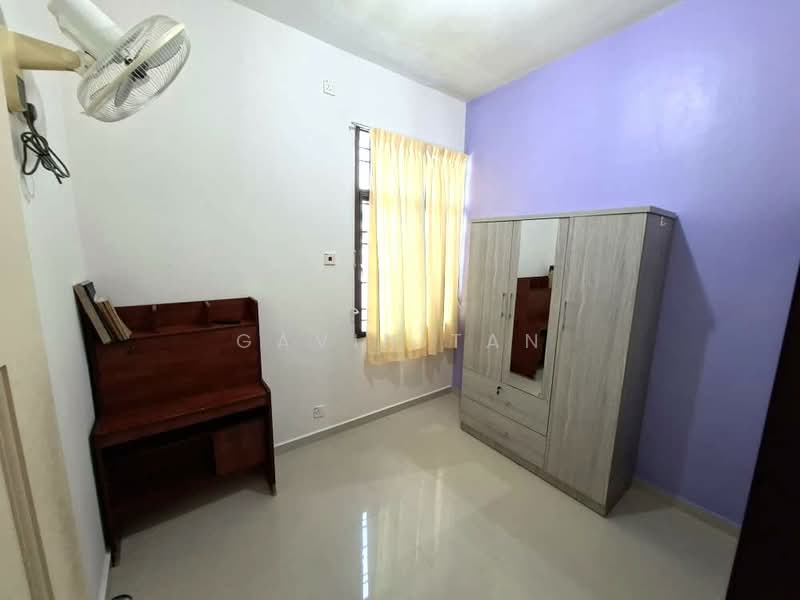 Pangsapuri untuk Dijual di Taman Seri Perak - Gavin Tan - Bedroom - PropertyGuru.com.my