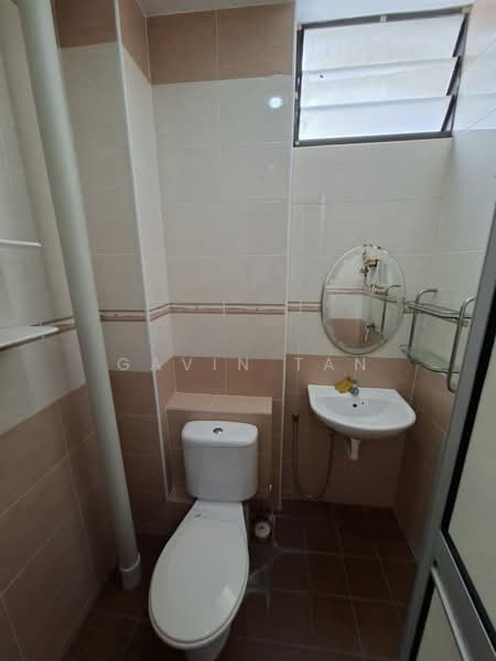 Pangsapuri untuk Dijual di Taman Seri Perak - Gavin Tan - Bathroom - PropertyGuru.com.my