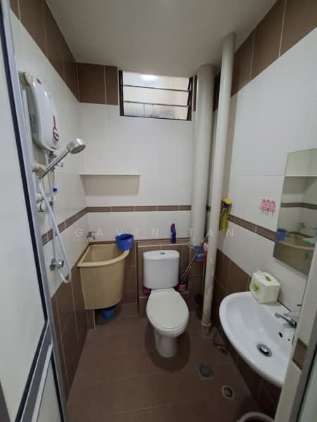 Pangsapuri untuk Dijual di Taman Seri Perak - Gavin Tan - Bathroom - PropertyGuru.com.my