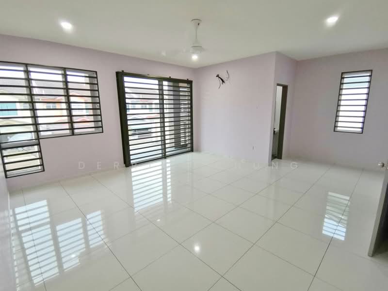 Rumah Teres 2 Tingkat untuk Dijual di Taman Desa Rishah Indah (Ipoh) - Derrick Chung - Living Room - PropertyGuru.com.my