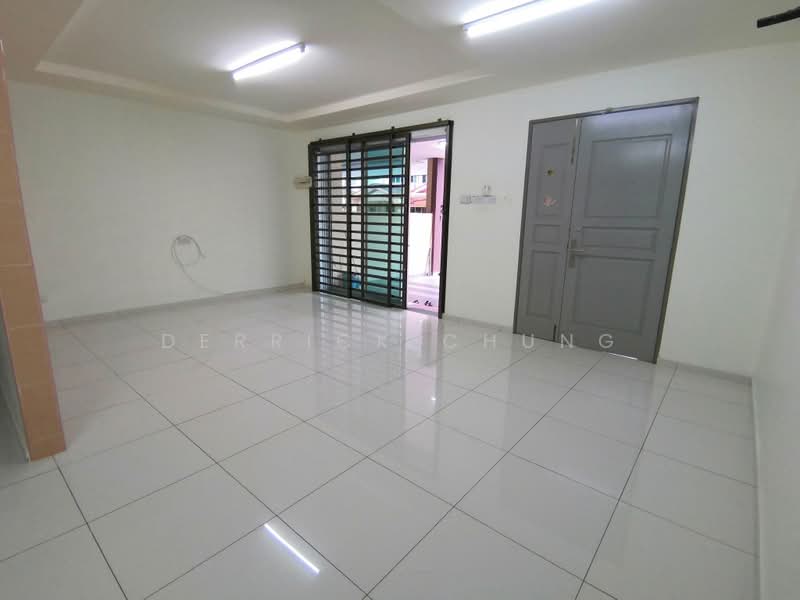 Rumah Teres 2 Tingkat untuk Dijual di Taman Desa Rishah Indah (Ipoh) - Derrick Chung - Living Room - PropertyGuru.com.my