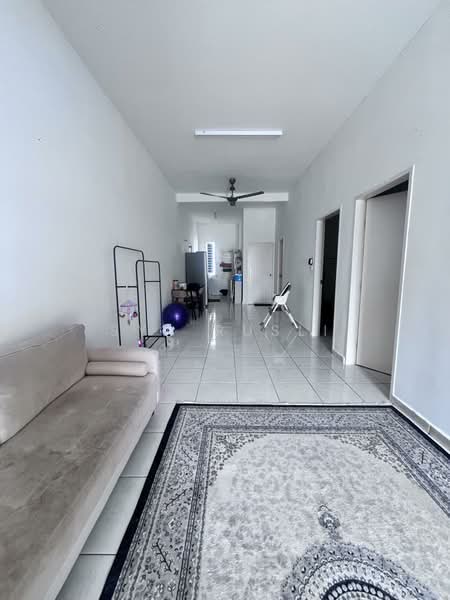 Rumah Teres 1 Tingkat untuk Dijual di Bandar Sri Sendayan (Negeri Sembilan) - Sya Rusli - Living Room - PropertyGuru.com.my