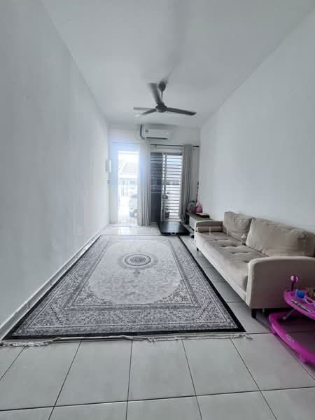 Rumah Teres 1 Tingkat untuk Dijual di Bandar Sri Sendayan (Negeri Sembilan) - Sya Rusli - Living Room - PropertyGuru.com.my