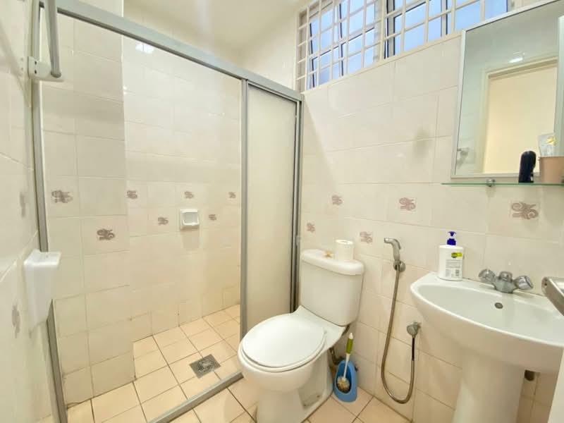Kondominium untuk Disewa di Bukit Robson Condominium - Max Peh - Bathroom - PropertyGuru.com.my