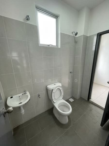 Terraced House for Rent in Bandar Mahkota Banting (Tanjong Duabelas) - Jenny Ng - Bathroom - PropertyGuru.com.my