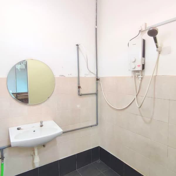 2-storey Terraced House for Sale in Bandar Tasek Mutiara (Simpang Ampat) - Ann Khor - Bathroom - PropertyGuru.com.my