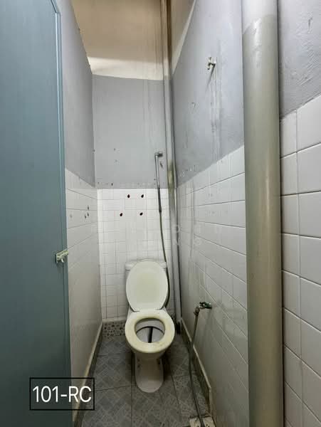 1-storey Terraced House for Sale in Taman Sentosa (Klang) - Raymond Cheng - Bathroom - PropertyGuru.com.my