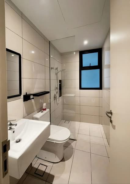 Kediaman Servis untuk Disewa di Duta Park Residences - Angel Lim - Master Bathroom - PropertyGuru.com.my