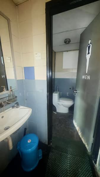 Kedai / Pejabat untuk Disewa di Bandar Bukit Tinggi (Klang) - Kelly Teo - Bathroom - PropertyGuru.com.my