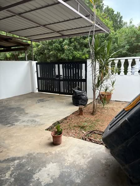 Rumah Teres 1-Tingkat untuk Dijual di Taman Bukit Larang Indah (Telok Mas) - De Costa Timothy - PropertyGuru.com.my