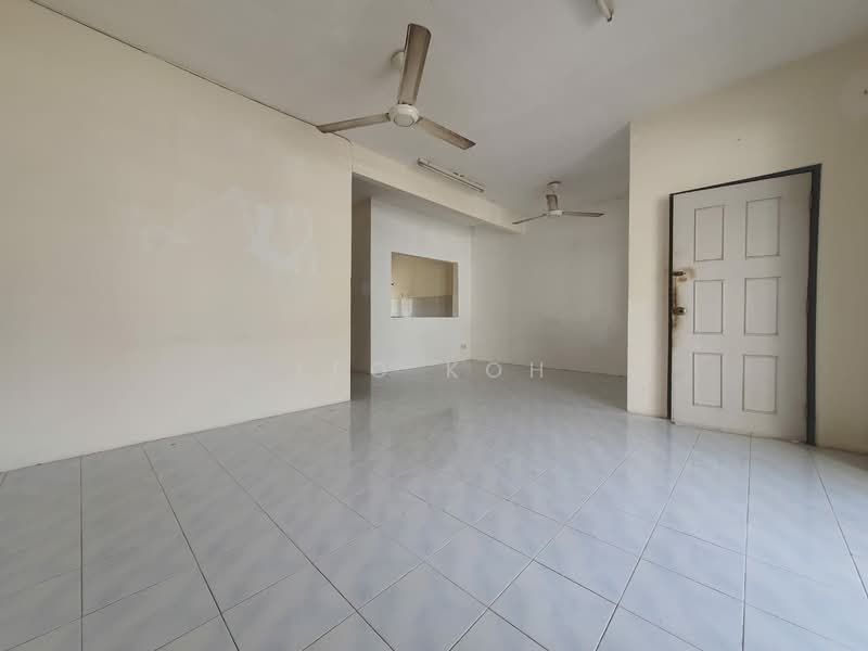 2-storey Terraced House for Sale in Bandar Putra Permai (Seri Kembangan) - Leo Koh - Interior - PropertyGuru.com.my
