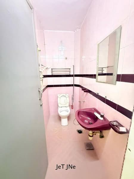 1-storey Terraced House for Sale in Taman Sentosa (Klang) - Raymond Cheng - Bathroom - PropertyGuru.com.my