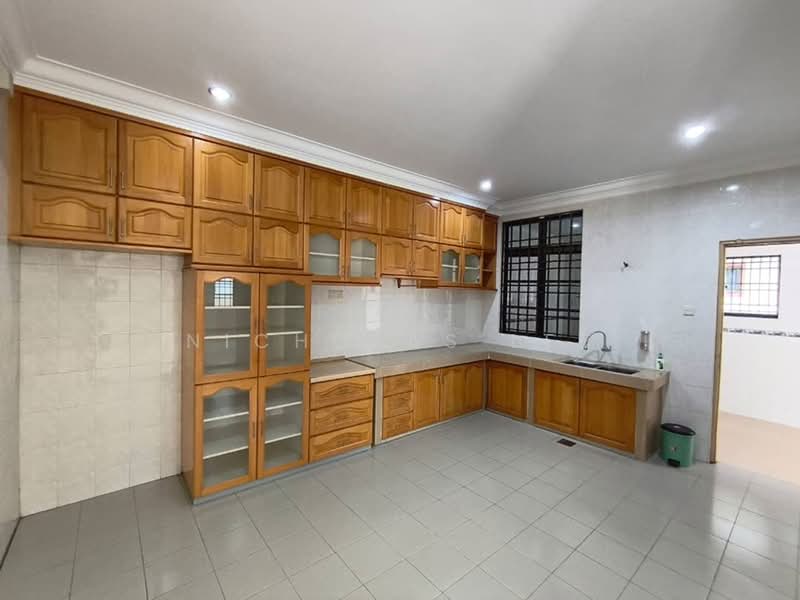 Semi-Detached House for Sale in Taman Victoria (Ipoh) - Nicholas Lee - Kitchen - PropertyGuru.com.my