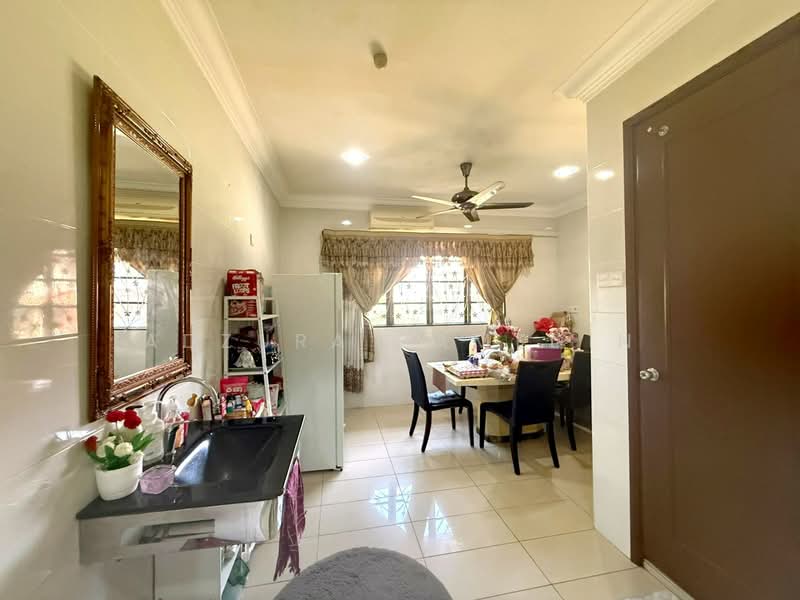 Rumah Banglo untuk Dijual di Putrajaya (Putrajaya) - Adzura Zamedin - Dining Room - PropertyGuru.com.my