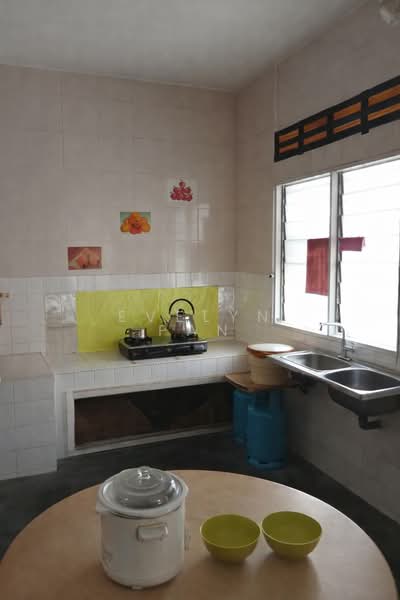 Rumah Teres 2 Tingkat untuk Dijual di Taman Paramount (Petaling Jaya) - Evelyn Pan - Kitchen - PropertyGuru.com.my