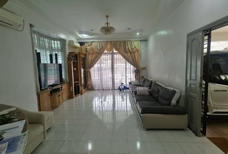 Semi-Detached House for Sale in Taman Molek (Johor Bahru) - Chen Shieh Yu - Living Room - PropertyGuru.com.my