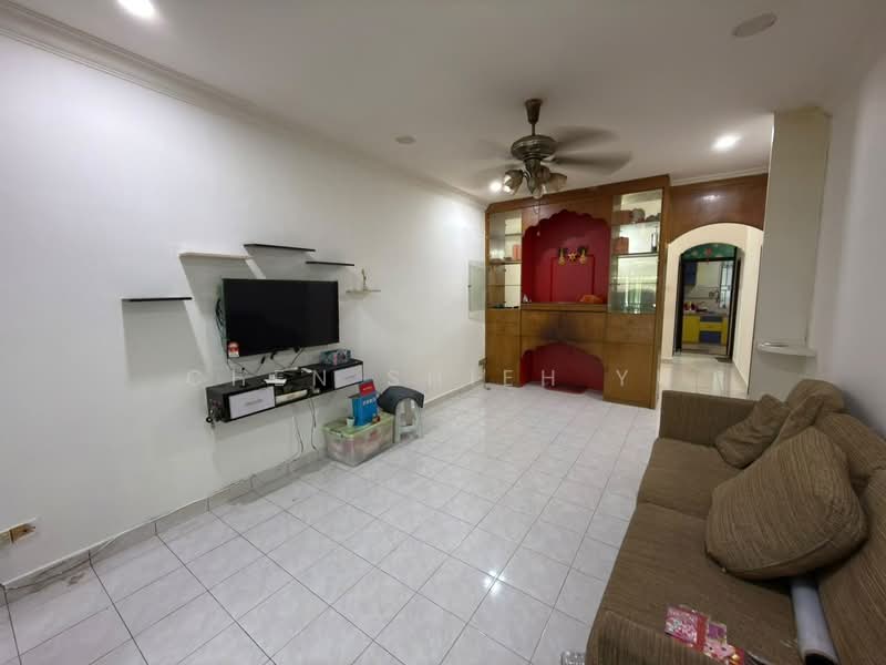 1-storey Terraced House for Sale in Taman Puteri Wangsa (Ulu Tiram) - Chen Shieh Yu - Living Room - PropertyGuru.com.my