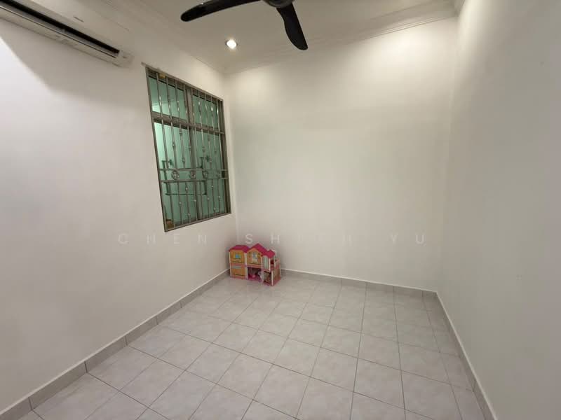 1-storey Terraced House for Sale in Taman Puteri Wangsa (Ulu Tiram) - Chen Shieh Yu - Interior - PropertyGuru.com.my