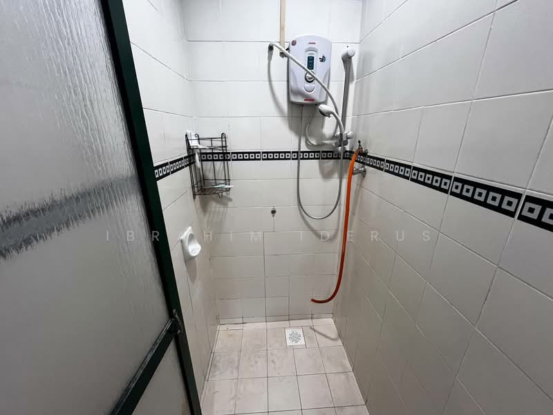 Semi-Detached House for Sale in Ampang (Selangor) - Ibrahim Iderus - Bathroom - PropertyGuru.com.my