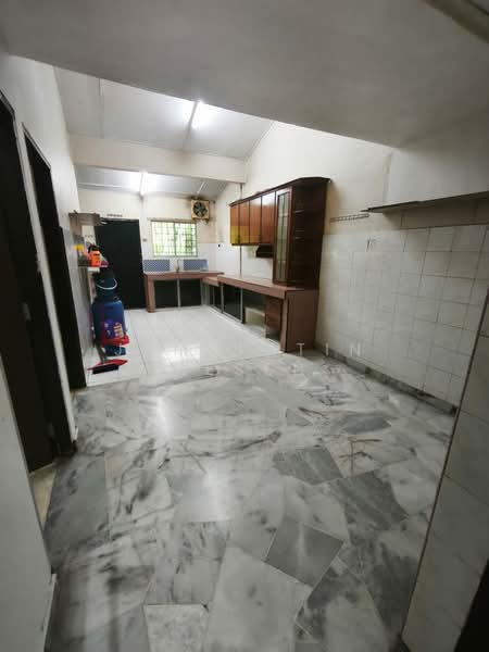 1-storey Terraced House for Sale in Taman Muhibbah (Kajang) - Jamalatin Mesen - Kitchen - PropertyGuru.com.my