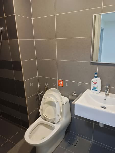 Kondominium untuk Disewa di Arte Subang West - Hugo Lim - Bathroom - PropertyGuru.com.my