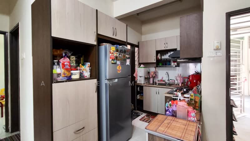 Apartment for Sale at Residensi Warnasari 2 - Ashiken Mudzrin - Kitchen - PropertyGuru.com.my