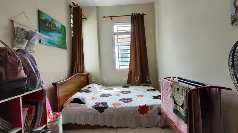 Apartment for Sale at Residensi Warnasari 2 - Ashiken Mudzrin - Bedroom - PropertyGuru.com.my