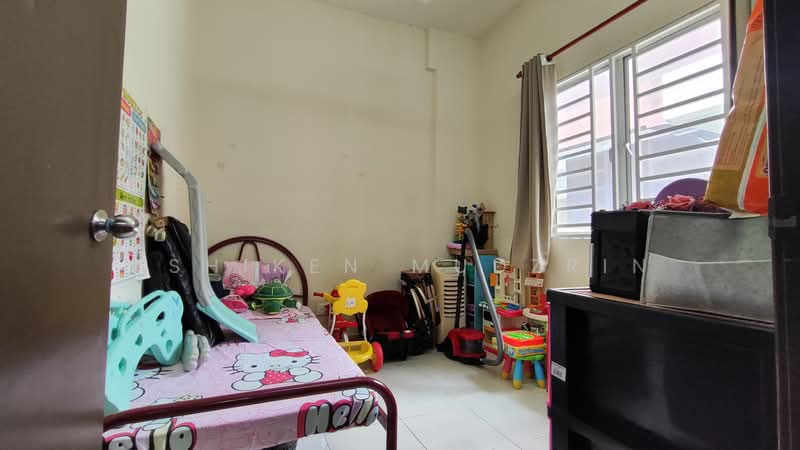 Apartment for Sale at Residensi Warnasari 2 - Ashiken Mudzrin - Bedroom - PropertyGuru.com.my