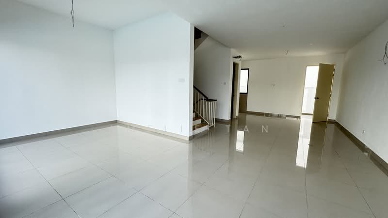 3.5-storey Terraced House for Rent in Damansara Perdana (Selangor) - Amelie Tan - Living Room - PropertyGuru.com.my
