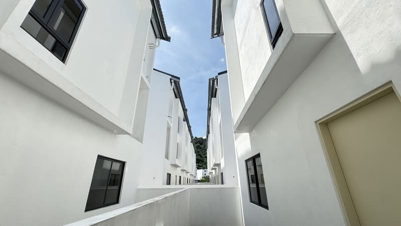 3.5-storey Terraced House for Rent in Damansara Perdana (Selangor) - Amelie Tan - PropertyGuru.com.my