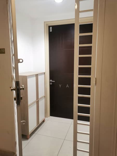 Pangsapuri untuk Dijual di Central Residence @ Sungai Besi - SC Yap - Entrance - PropertyGuru.com.my