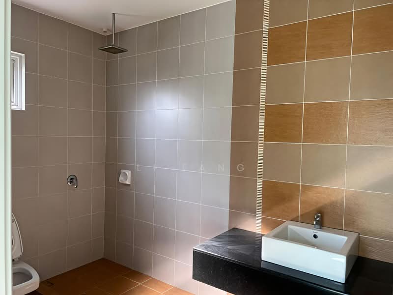 Rumah Berkembar untuk Dijual di Sierra Vista (Bayan Lepas) - Li Fang - Bathroom - PropertyGuru.com.my