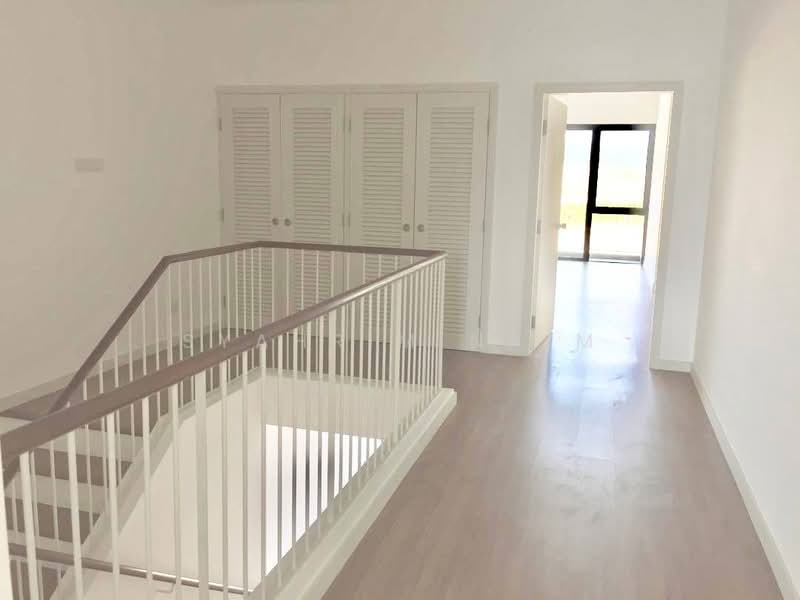Rumah Bandar untuk Dijual di Shah Alam (Selangor) - Syahrim Naim - Corridor - PropertyGuru.com.my