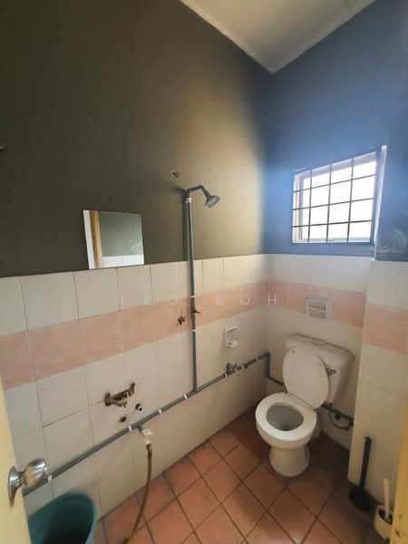 2-storey Terraced House for Sale in Bandar Putra Permai (Seri Kembangan) - Leo Koh - Bathroom - PropertyGuru.com.my