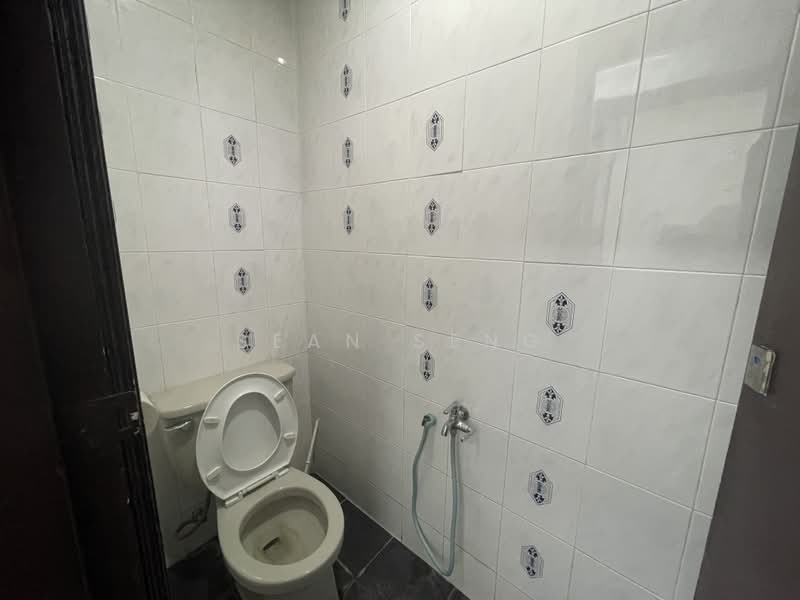 Office for Sale in Damansara Intan (Petaling Jaya) - Sean Seng - Bathroom - PropertyGuru.com.my