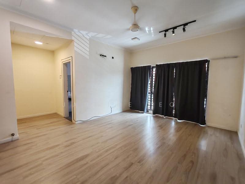 Rumah Teres 2-Tingkat untuk Disewa di Setia Alam (Selangor) - Jasmine Teo - Living Room - PropertyGuru.com.my