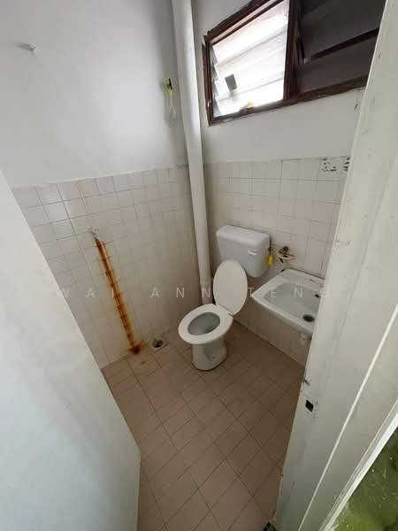 Shop / Office for Rent in BANDAR PUCHONG JAYA (Puchong) - Wai Ann Teng - Bathroom - PropertyGuru.com.my