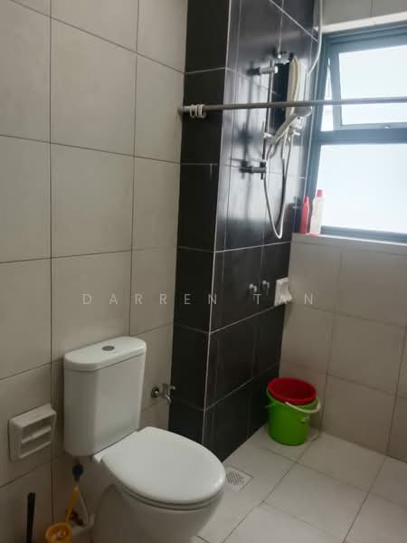 Servis Apartment untuk Disewa di D'Pulze Cyberjaya - Darren Tan - Bathroom - PropertyGuru.com.my