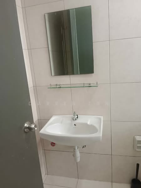 Servis Apartment untuk Disewa di D'Pulze Cyberjaya - Darren Tan - Bathroom - PropertyGuru.com.my