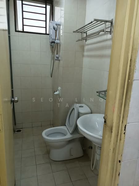 Servis Apartment untuk Disewa di Serviced Residence @ Casa Tiara - Seow Ling Tan - Bathroom - PropertyGuru.com.my