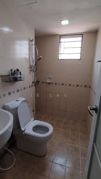Kondominium untuk Dijual di Casa Puteri Condominium - JK Lau - Bathroom - PropertyGuru.com.my