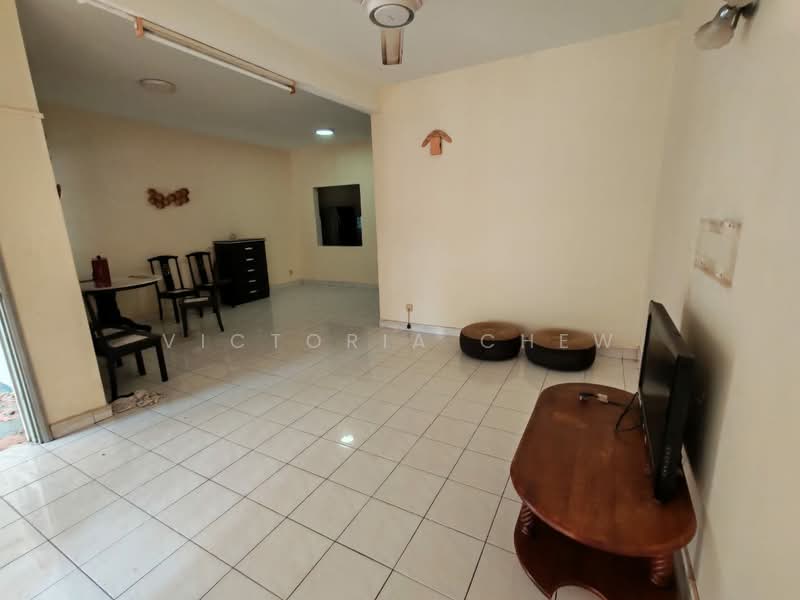 Rumah Teres 2 Tingkat untuk Disewa di Shah Alam (Selangor) - Victoria Chew - Living Room - PropertyGuru.com.my