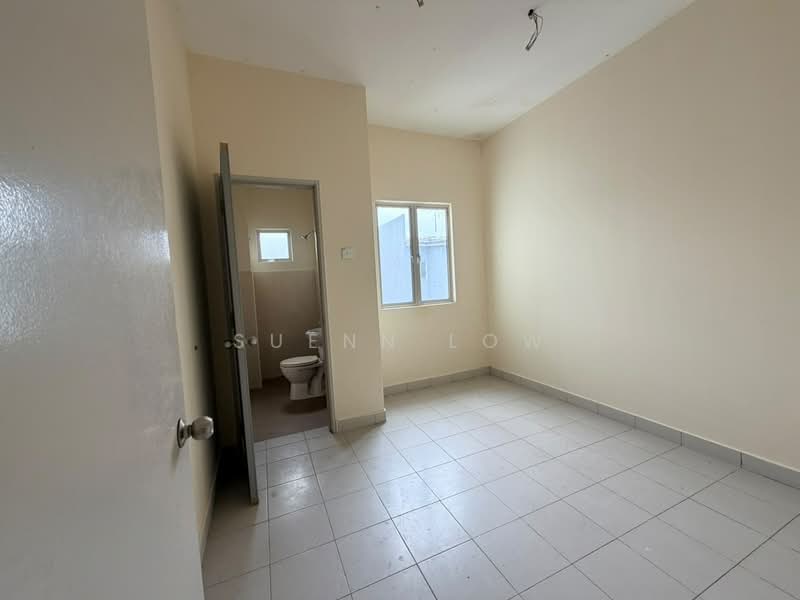 Rumah Teres 2 Tingkat untuk Dijual di Bandar Layangkasa (Pasir Gudang) - Suenn Low - Bathroom - PropertyGuru.com.my